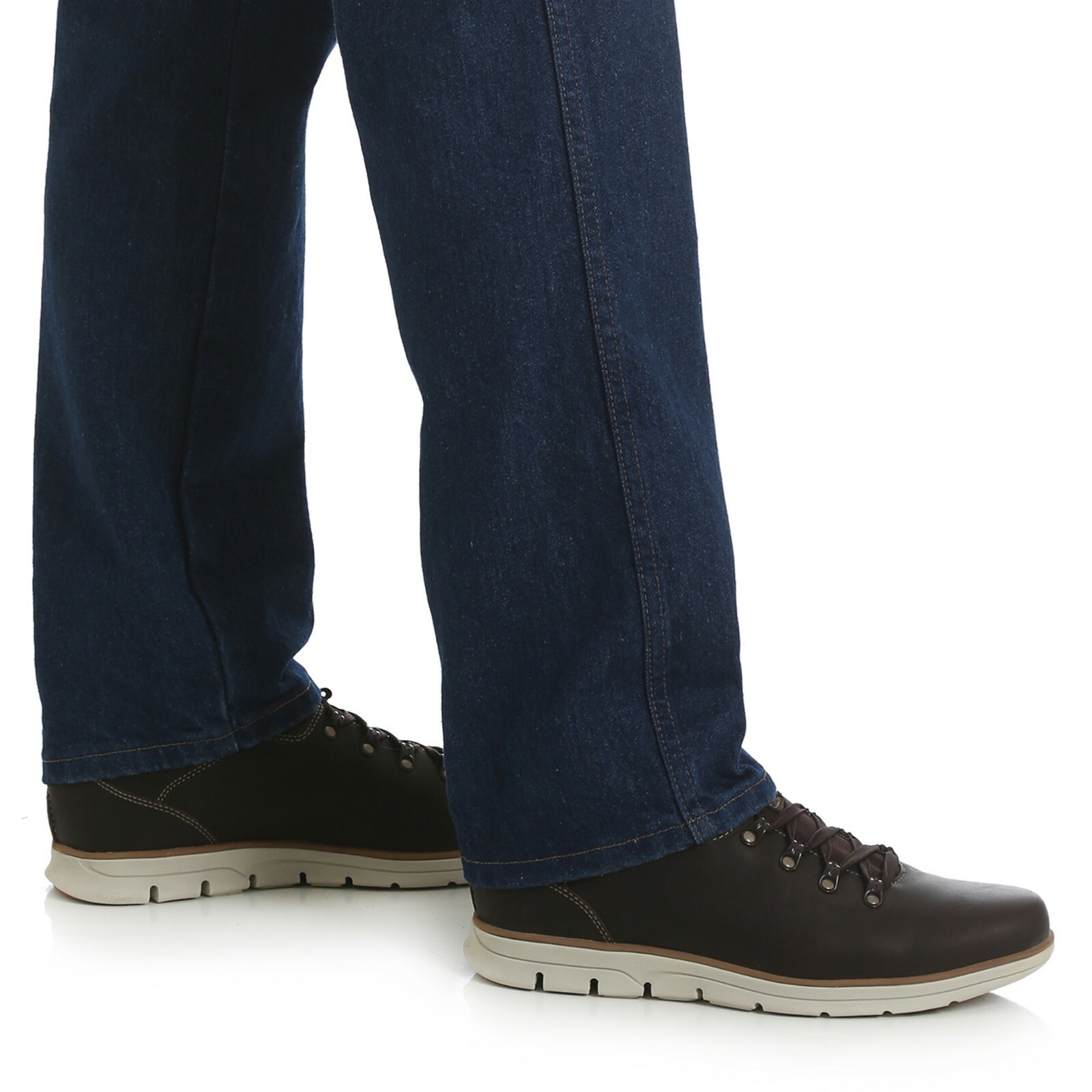 Men’s Rustler by Wrangler Classic Regular Fit Straight Leg Jean